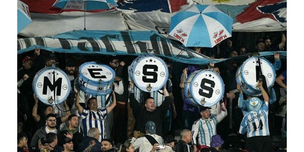 Lionel Messi kehottaa Argentiinan joukkuetta säilyttämään yhtenäisyyden Lionel Messi kehottaa Argentiinan joukkuetta säilyttämään yhtenäisyyden